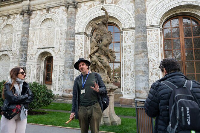 Prague: Castle Entry Ticket with Guide and River Cruise - A smart sampler: Prague Castle plus a Vltava view