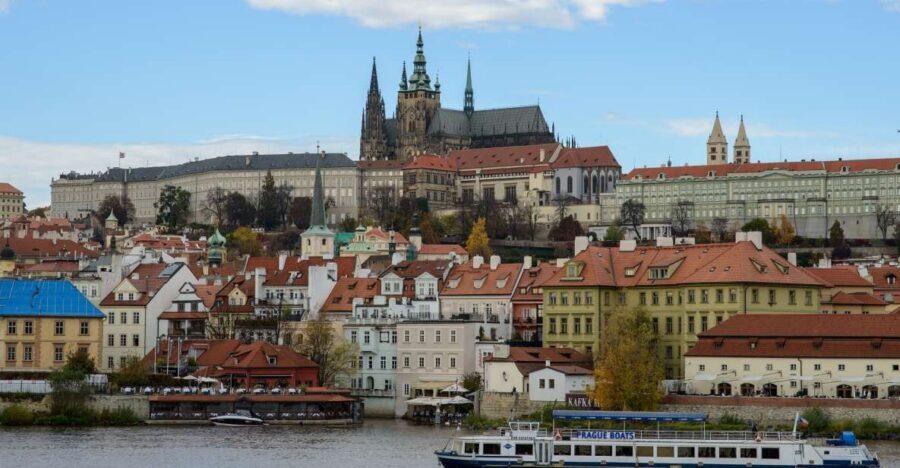Prague Castle Tour With Tickets - First Step Inside: Meeting Point and Getting Up the Castle Hill