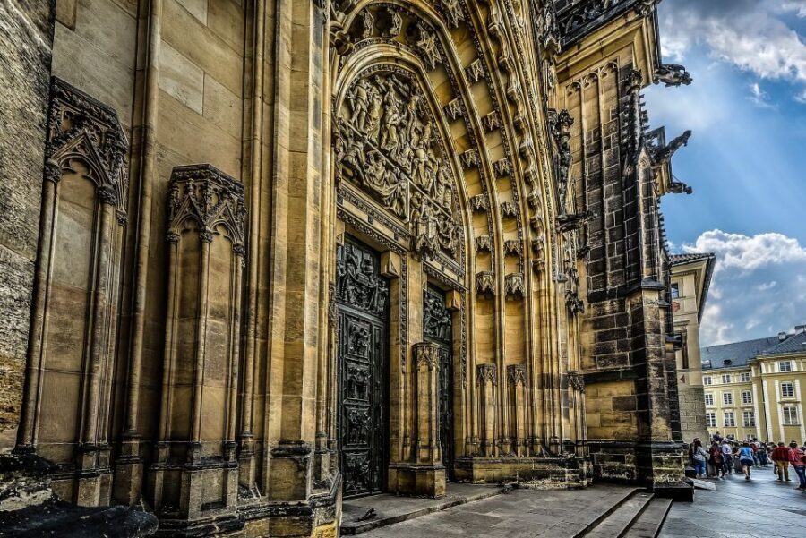Prague Castle Tour With Tickets - The Church of the Infant Jesus of Prague: A Spiritual Finish and a Strong Photo Moment