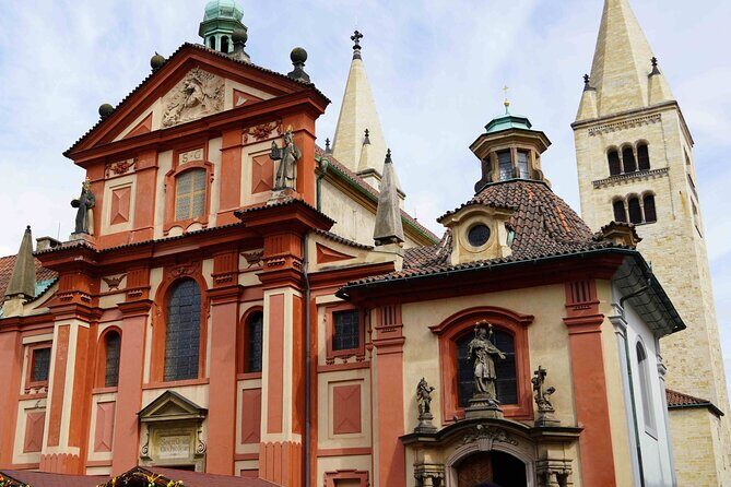 Prague Castle Walking Tour (Tip-based tour) - Why the storytelling matters more than you think