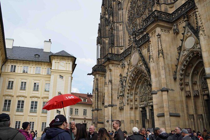 Prague Castle Walking Tour (Tip-based tour) - Guides and the small-group feel (and why it shows)