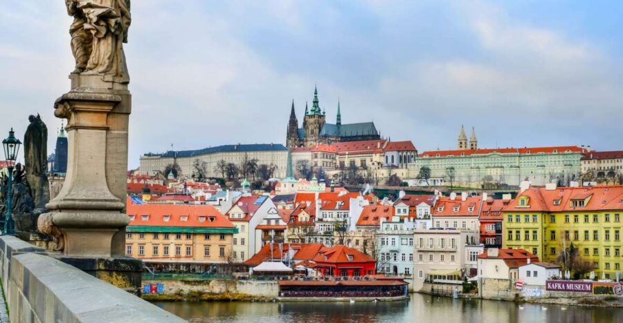 Prague: City Tour - The van drive-by circuit: National Museum, Dancing House, and National Theatre