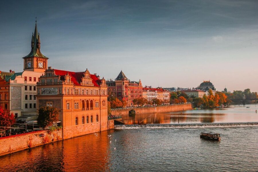 Prague: City Tour in Full - Meeting at Malostranská: start smart, start easy