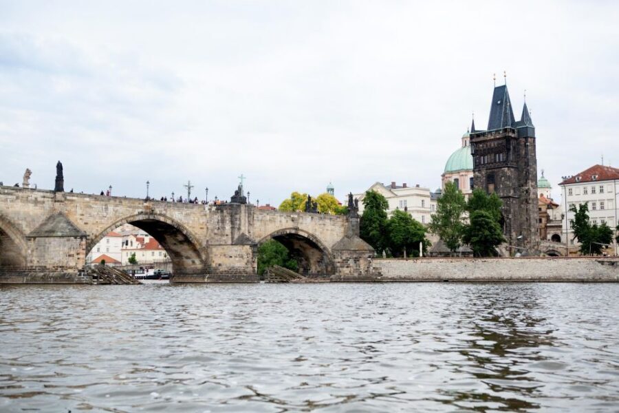 Prague City Tour with Vltava River Cruise - Minibus Views: National Theatre, Rudolfinum, and Synagogue District Stops
