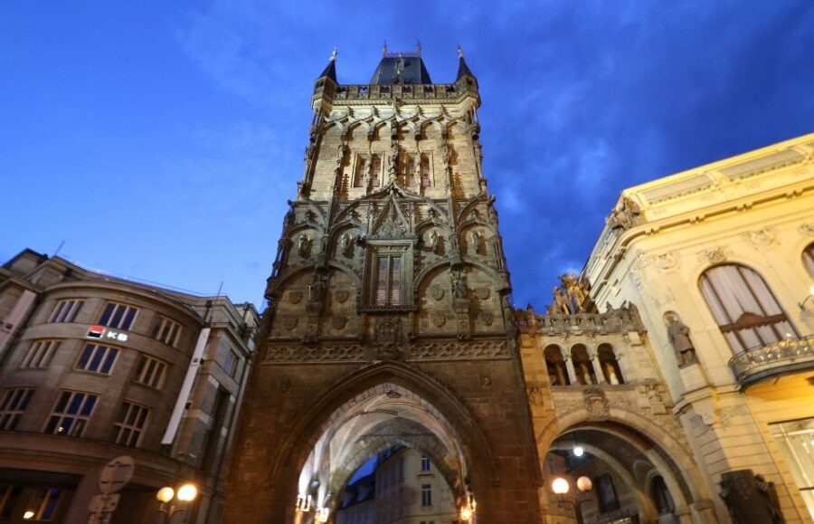 Prague Complete Tour in Spanish & Lunch, Tickets - Charles Bridge: the photo stop that means more than photos