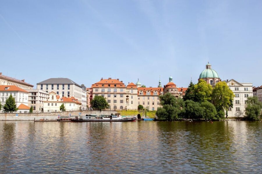 Prague Cruise: 1-Hour on the River Vltava - Who this Prague cruise suits best