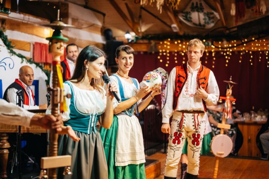 Prague: Dinner with Folk Show and Open Bar - Open Bar Drinks: How Included Refreshments Change the Vibe