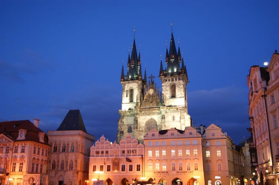 Prague E-Bike City Ride tour : 2hrs - Charles Bridge crossing: views with less strain