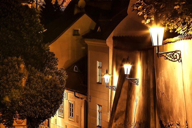 Prague Fairytale Tour: Old Town And Castle private tour - Lesser Town: the artist area with included admission