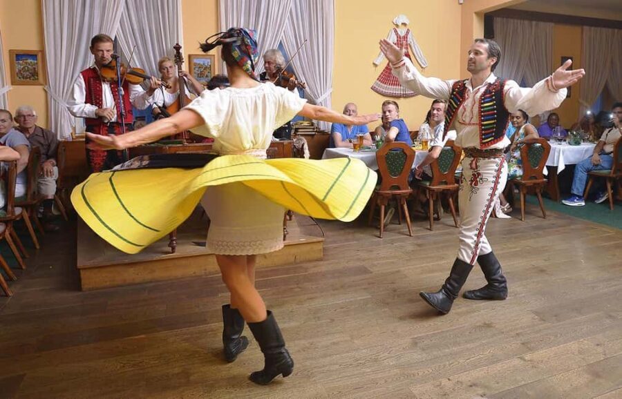 Prague: Folk Dancing Dinner Experience - The 4-Course Czech Dinner: What You’re Actually Paying For