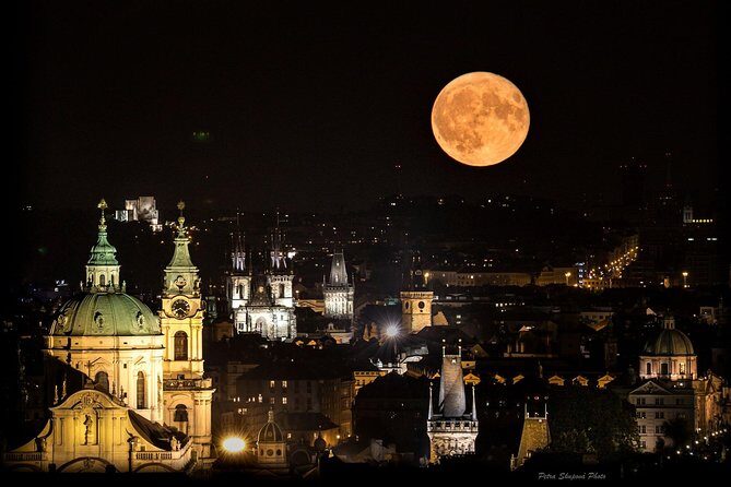 Prague food and cultural tour - 6 hours fairytale experience - Stop 5: Old Town Hall and the Astronomical Clock show