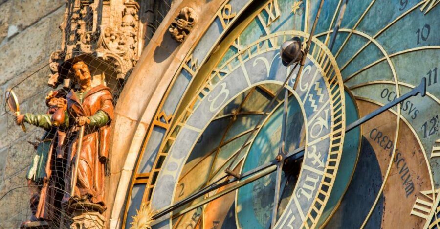 Prague: Full-Day Old Town, River Cruise & Prague Castle Tour - The value of a full-day route that actually fits together