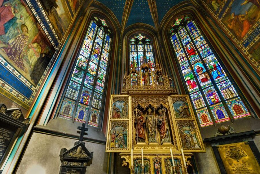 Prague: Full-Day Old Town, River Cruise & Prague Castle Tour - The 2pm break: lunch, coffee, and a reset without a guide
