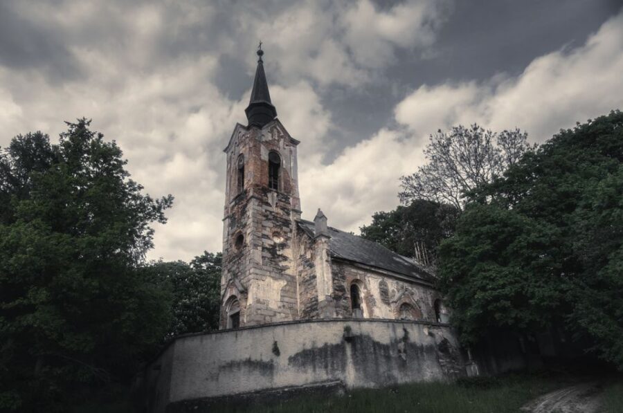Prague: Ghost Walking Tour - Starting at Kožná 6 Without Getting Lost