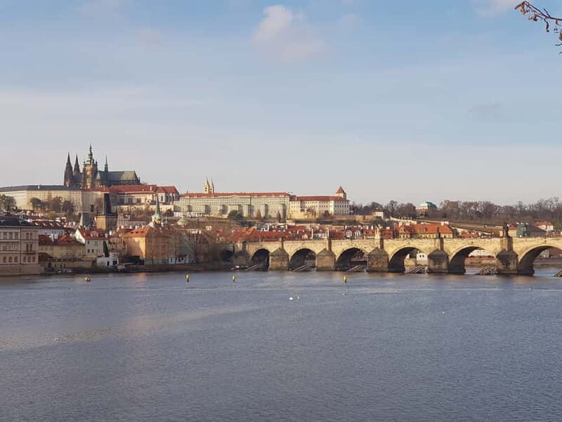 Prague Grand 2,5 hour + 2 hour exterior walking tour - Morning Circuit: Old Town Square, Charles Bridge, and Prague Castle Guard