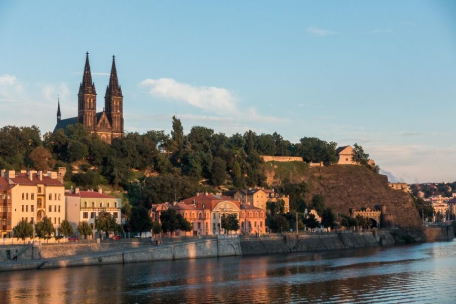 Prague: Guided tour to the historic fortress of Vyšehrad - Vyšehrad cemetery: Czech composers you can actually visit