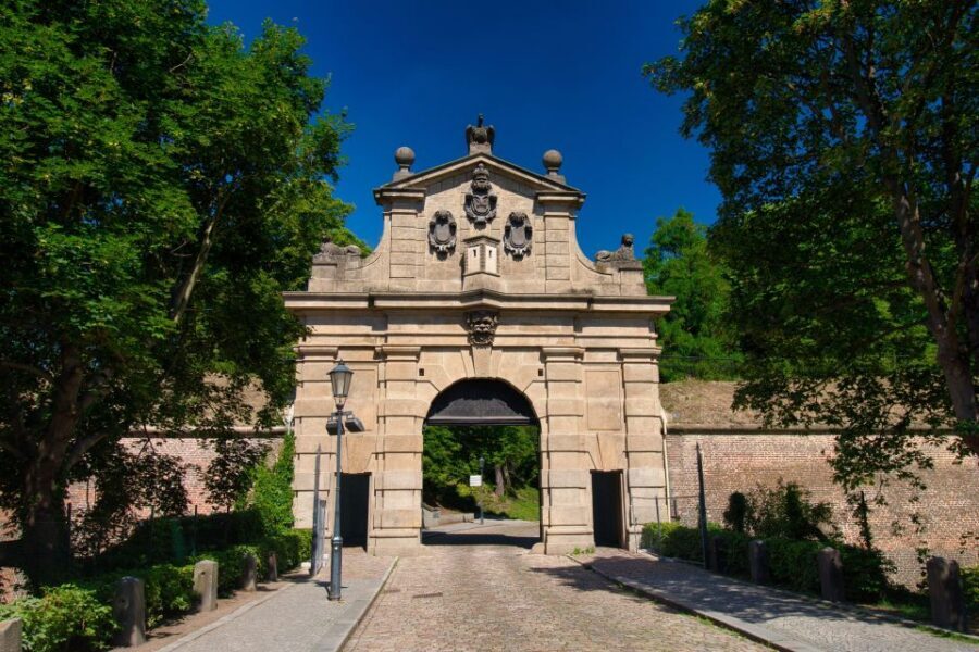 Prague: Guided tour to the historic fortress of Vyšehrad - Who should book this Vyšehrad tour?