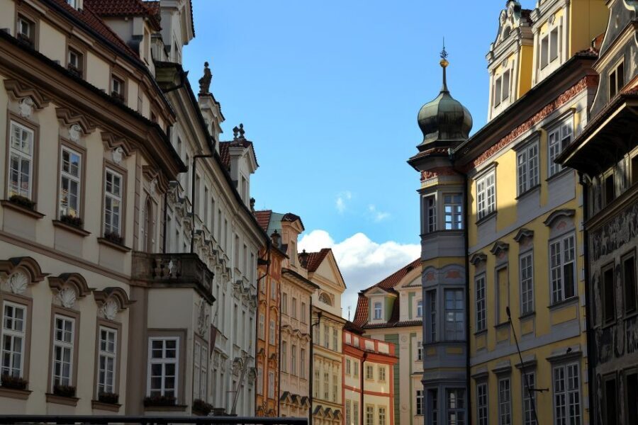 Prague: Guided Walking Tour of Prague's Jewish Quarter - Your stops: Old-New Synagogue, Maisel Synagogue, and Pinkas Synagogue