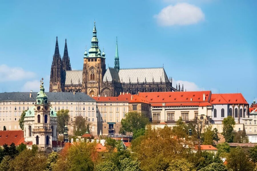 Prague: Hidden Gems Walking Tour with Local Guide - Guide Quality and Languages: The Difference Between Facts and Stories
