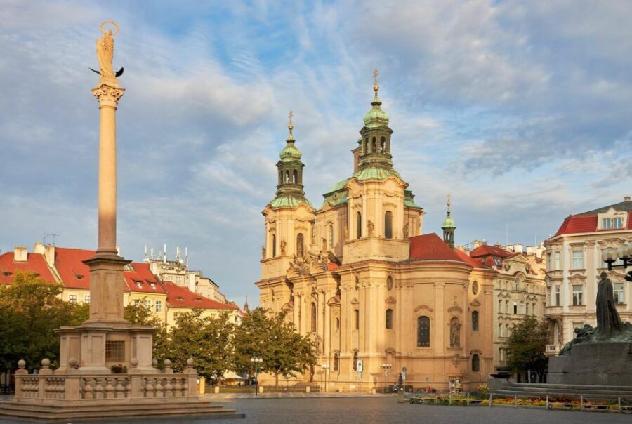 Prague Hradcany Castle, St Vitus Cathedral Tour with Tickets - Practical tips for your best visit
