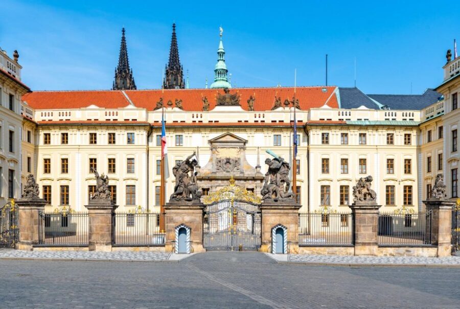 Prague Hradcany Castle, St Vitus Cathedral Tour with Tickets - How Prague Castle feels with a private guide