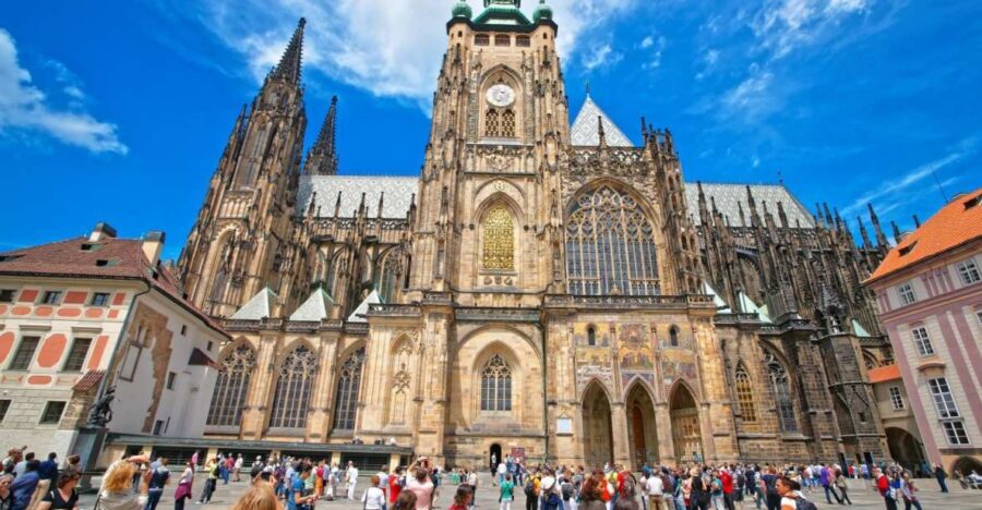 Prague Hradcany Castle, St Vitus Cathedral Tour with Tickets - Transfers and meeting point: reduce stress, keep momentum