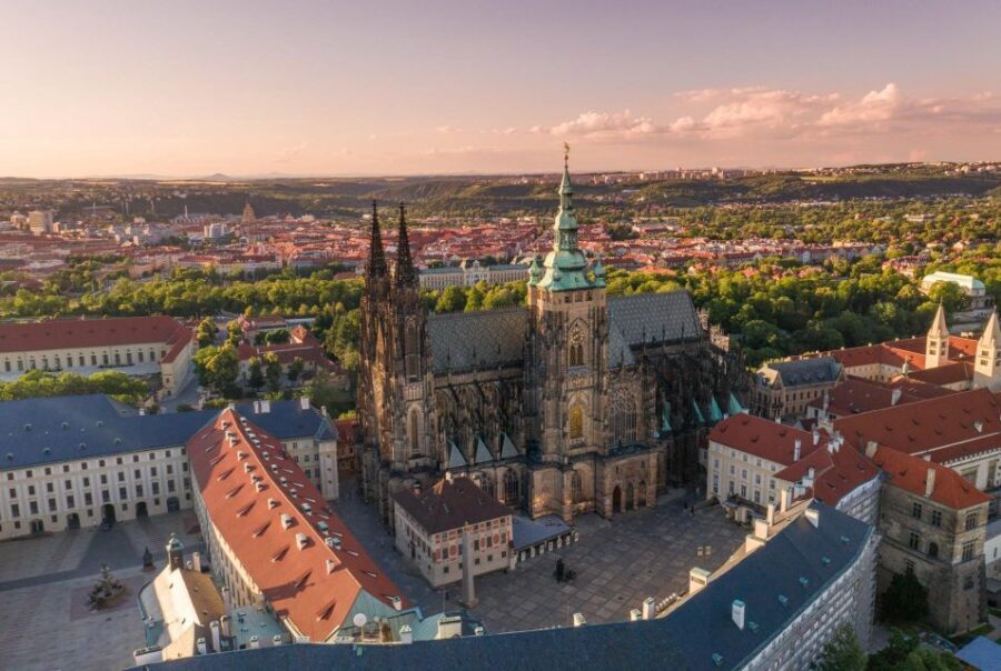 Prague Hradcany Castle, St Vitus Cathedral Tour with Tickets - Guide quality: the names that show up in real-world results