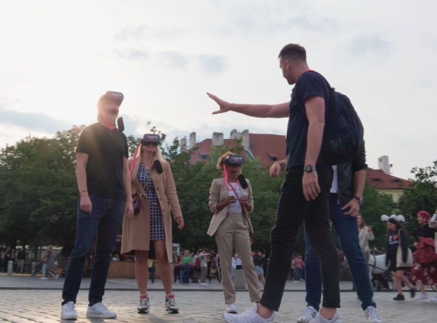 Prague: Immersive History Walking Tour and VR - How the Prague history walking tour with VR actually works