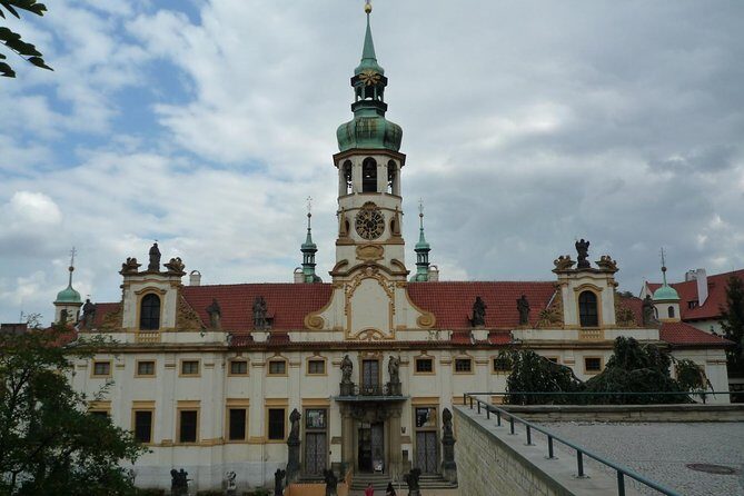 Prague in One Day by a Car - Excellent opportunity to see all the sights - How Much Can You Really See in 3 Hours?