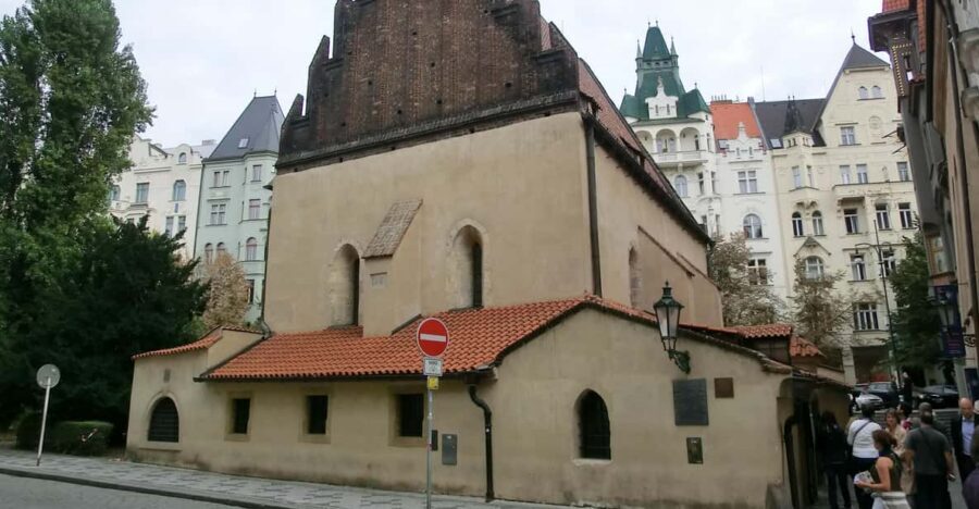 Prague: Jewish Quarter and Museum Guided Tour - Jewish Town Hall and High Synagogue: what these stops teach you about community