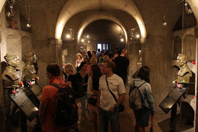 Prague Jewish Quarter and WW2 Private Tour - Stop 2: Heroes of the Heydrich Terror Memorial and the Czech Resistance Story