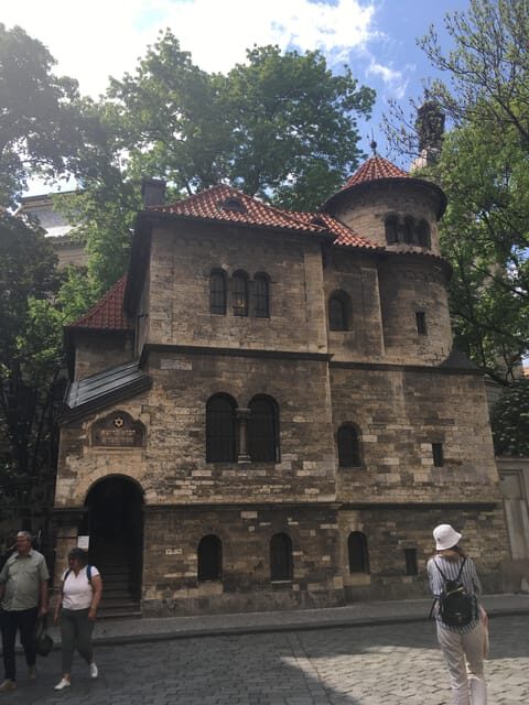 Prague: Jewish Quarter Half-Day Private Walking Tour - A guided synagogue circuit that keeps the details straight