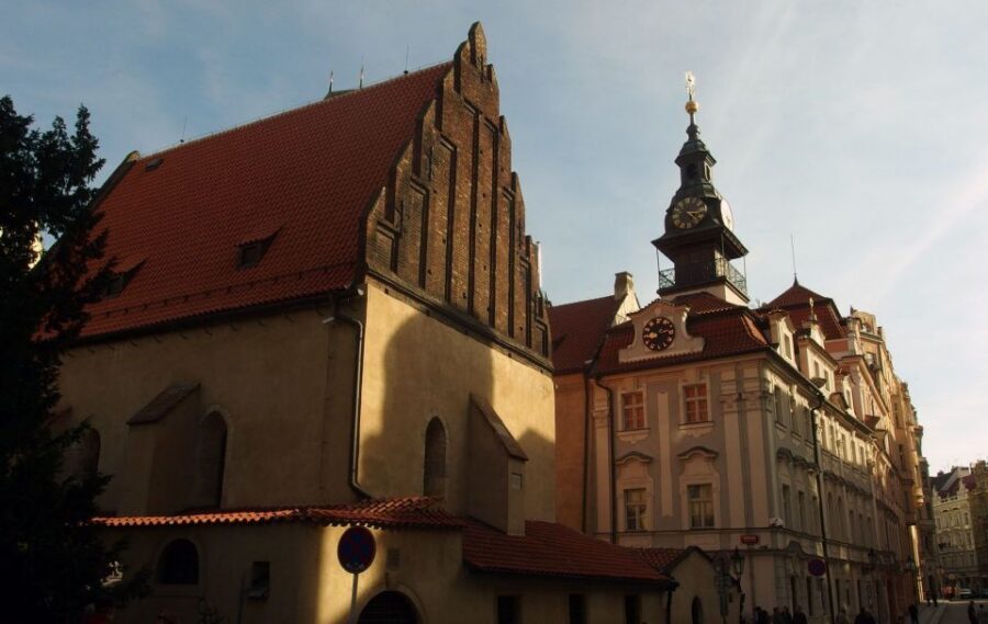 Prague: Jewish Quarter Premium Tour - Entering Prague’s Jewish Quarter: a guided route that makes the map matter