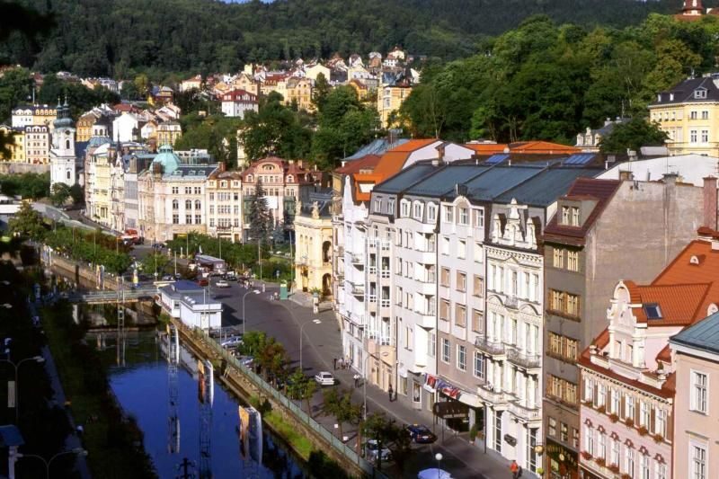 Prague: Karlovy Vary Tour with Lunch and Moser Museum Visit - Price and value: is $78 worth your kind of day?