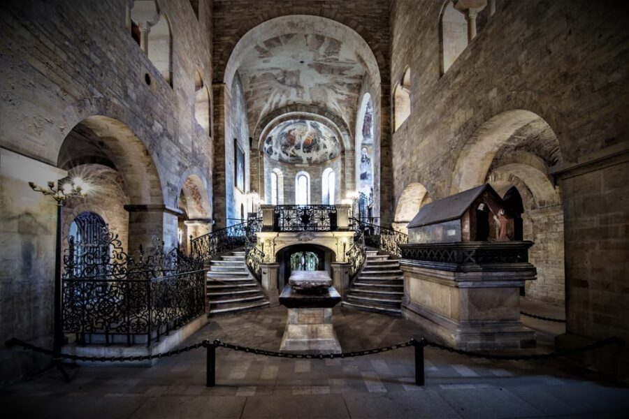 Prague: Klementinum Mirror Chapel Classical Music Concert - Who should book this concert (and who might pause)