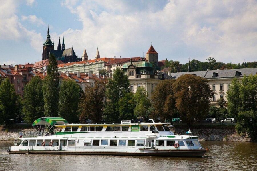 Prague: Lunch Cruise on Vltava River with open Buffet - Lodě Bevents and pier 14: where your Prague lunch cruise begins