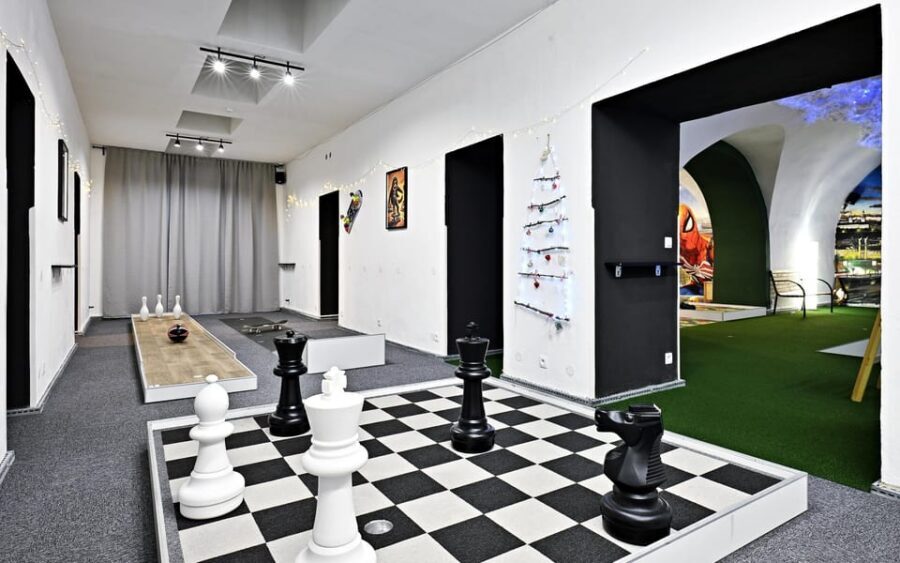 Prague: Mazemania Miniature Golf Experience - From sports field to living room: what the different hole settings mean for you