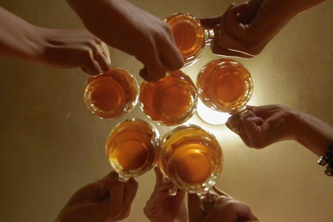Prague Microbrewery Tour and Beer Tasting - Your start point: old town meeting spot and how you’ll move like a local
