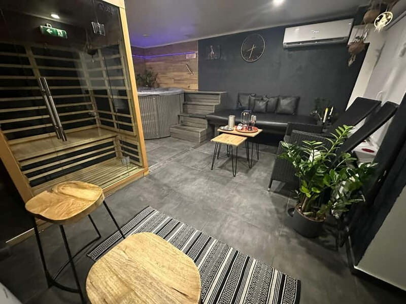 Prague: Modern Private Spa with Jacuzzi and Sauna - Key highlights you’ll actually care about