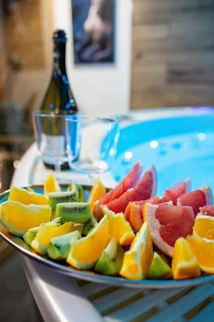 Prague: Modern Private Spa with Jacuzzi and Sauna - Jacuzzi time: clean water, lighting, and how to avoid the rush