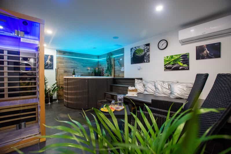 Prague: Modern Private Spa with Jacuzzi and Sauna - Prosecco and the minibar: what’s extra and what isn’t