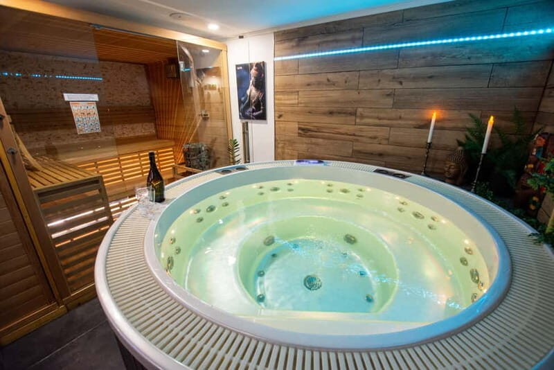 Prague: Modern Private Spa with Jacuzzi and Sauna - What 2 hours feels like in a private modern spa