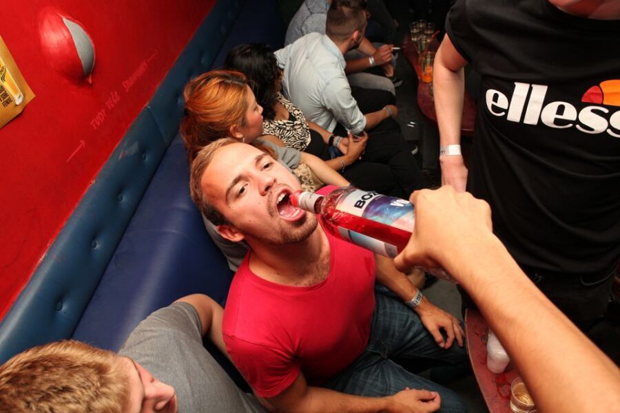 Prague: New Year's Eve Pub Crawl & Karlovy Lazne Club Entry - Where the night starts: Týnská 639/4 and getting in on time