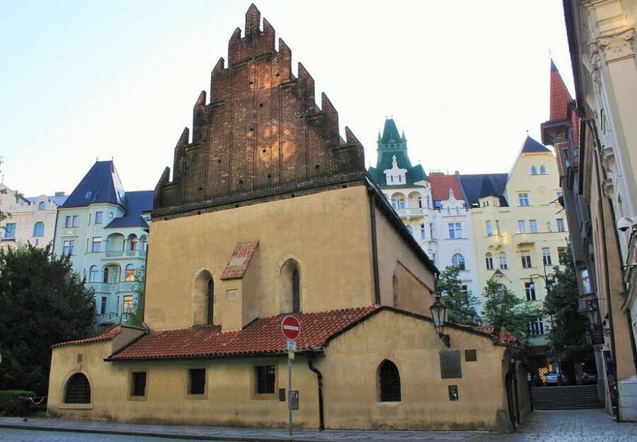Prague: Old, New, and Jewish Towns Guided Walking Tour - Should you book the Prague Old, New, and Jewish Towns tour?