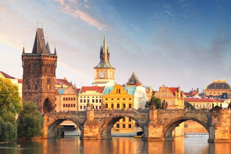 Prague: Old Town and Charles Bridge Tour - Municipal House start: how to set yourself up for a great 3 hours