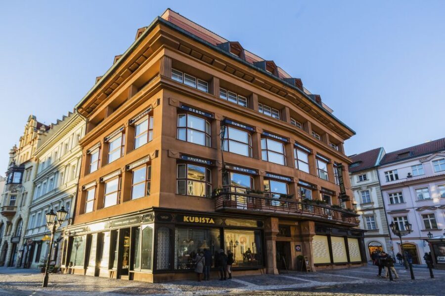 Prague: Old Town and Jewish Quarter 2-Hour Walking Tour - Key highlights at a glance