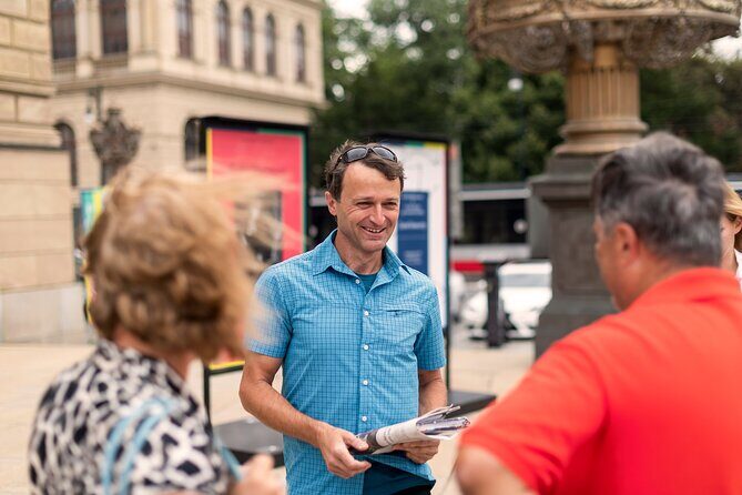 Prague Old Town and Jewish Quarter 90 minutes Guided Tour - Key highlights to look for