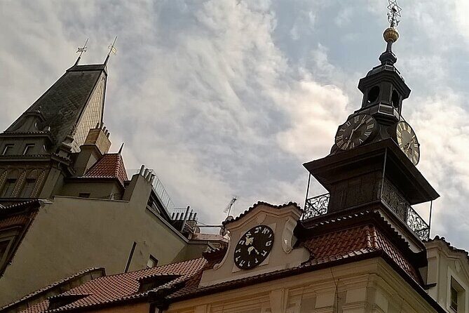 Prague Old Town and Jewish Quarter 90 minutes Guided Tour - Price, Time, and Value for $22.83