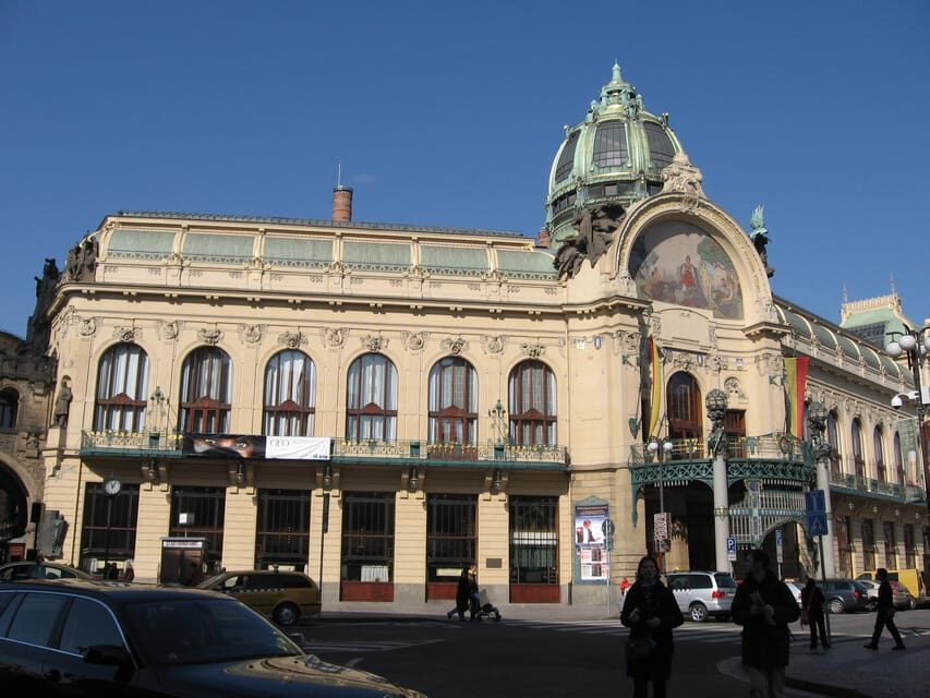 Prague: Old Town and Jewish Quarter Guided Walking Tour - Old Town Square, Old Town Hall, and the Astronomical Clock area