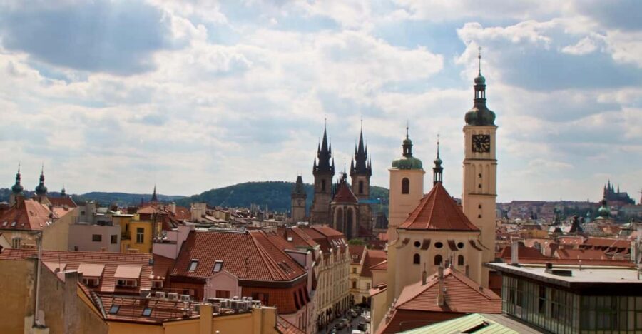 Prague: Old Town and Jewish Quarter Guided Walking Tour - Josefov begins: Jewish Town Hall streets and what you can see without museum tickets